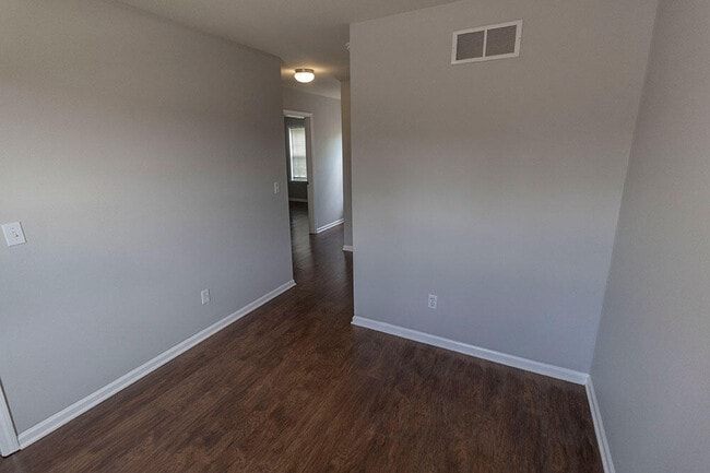 Building Photo - 1945 Center St