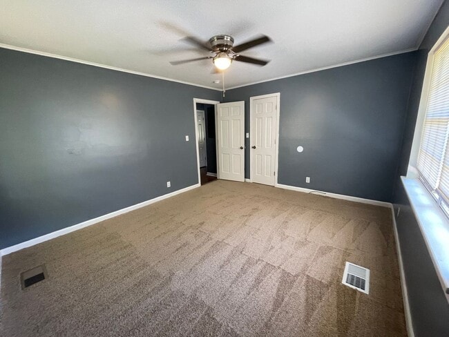 Building Photo - 3 Bedroom 2 Bath Home in Clinton