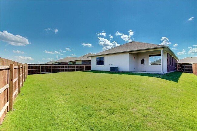 Building Photo - 18521 Urbano Dr