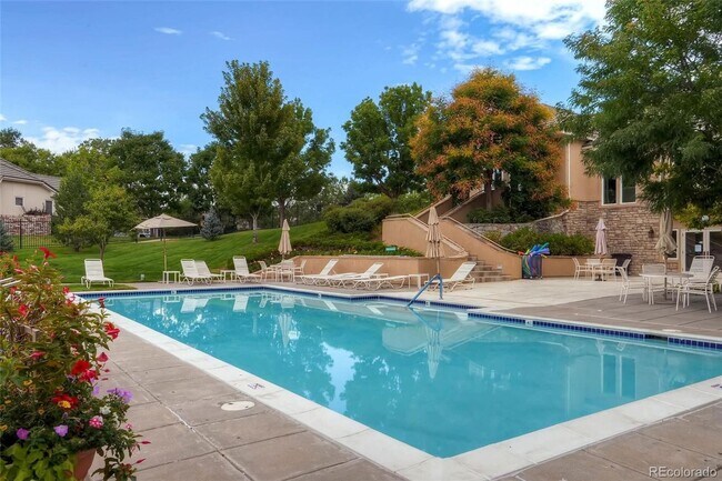 Building Photo - Extravagant home with lots to offer!
