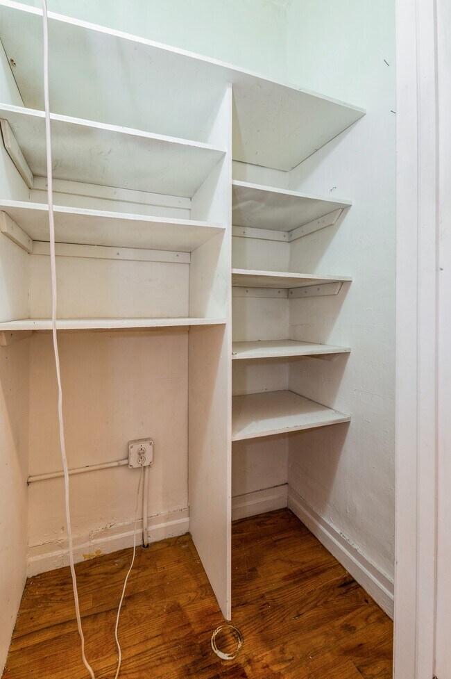 Building Photo - 6705 Woodside Ave