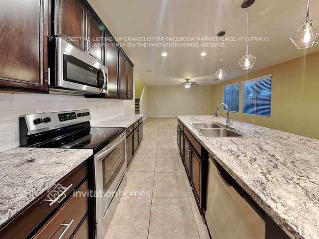 Building Photo - 3331 E Russell St