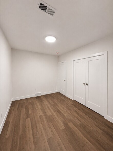Building Photo - 3625 E Bluebell Dr