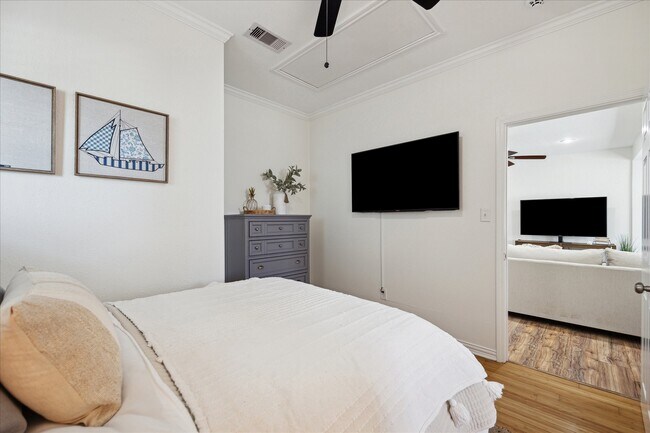 Building Photo - 1213 55th St