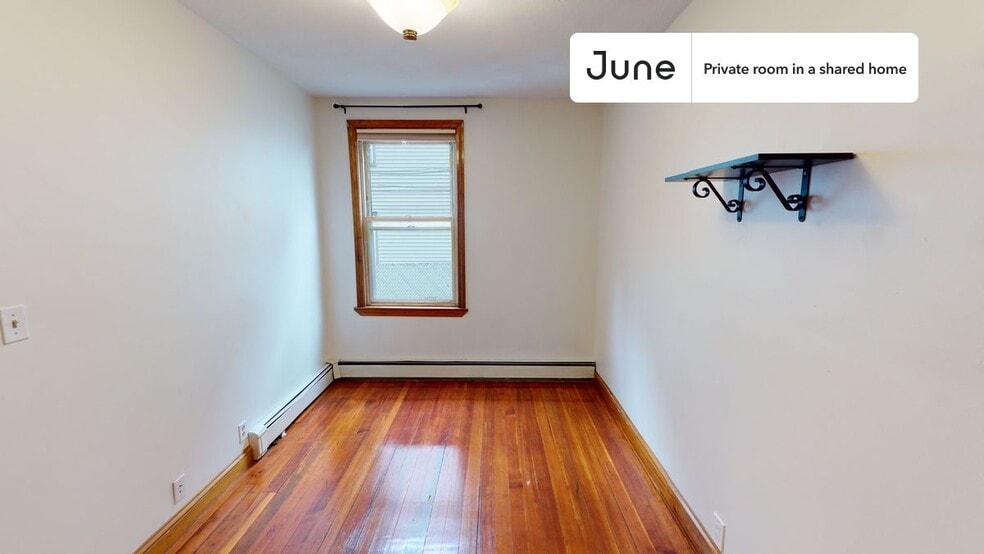 Building Photo - Room in Shared 5 bed/1 bath home