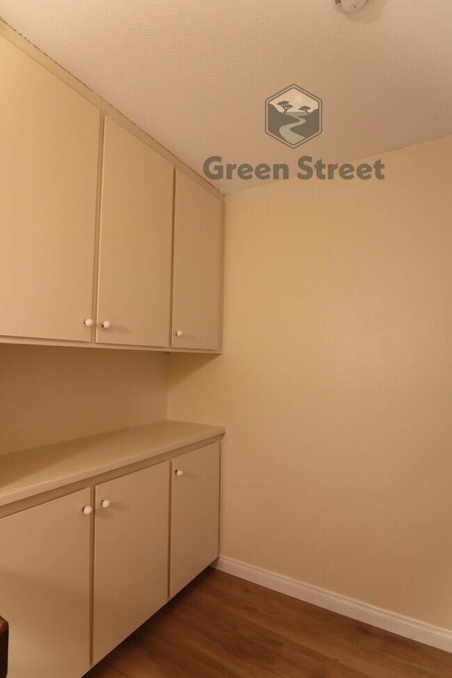 Building Photo - 3843 Camino Lindo