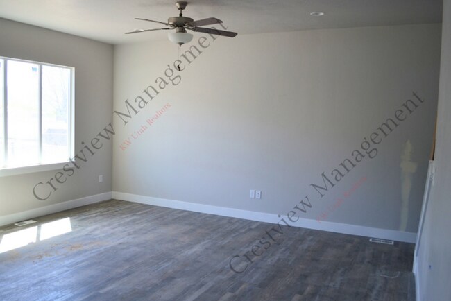 Building Photo - 448 McClellan Ct