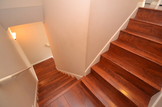 Building Photo - Gorgeous 4/3 Townhome in Oviedo ~ 2.5 Car ...