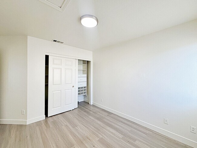 Building Photo - 4 BEDROOM WITH LOFT IN CUL DE SAC IN LONE ...