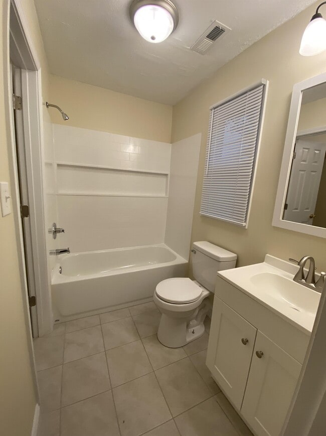 Building Photo - 4935 Walnut Dr