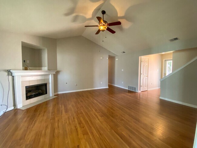 Building Photo - 3 bed, 2 bath house with fresh paint, appliances in Southaven