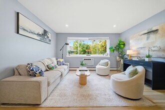 Building Photo - 20 Radcliffe Rd