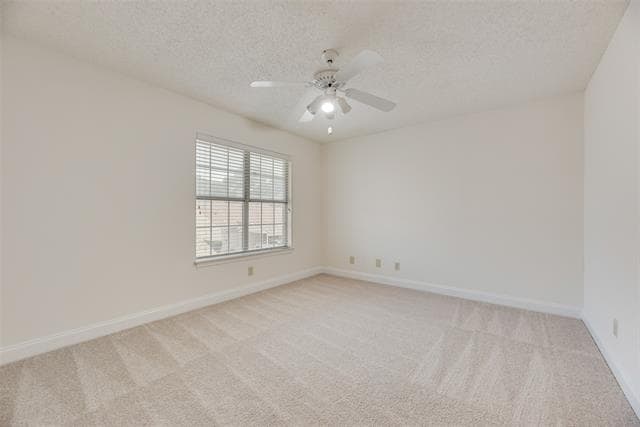 Building Photo - 708 Woodbend Dr
