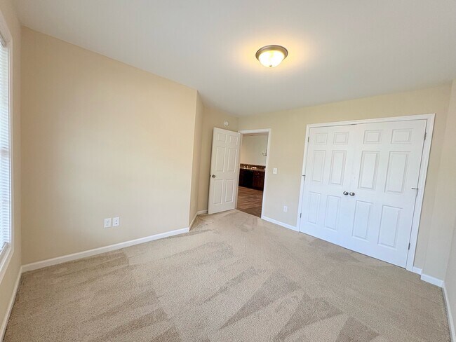 Building Photo - 9 Jackmia Way