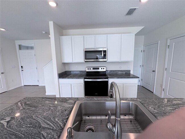 Building Photo - 33952 Jasper Stone Dr