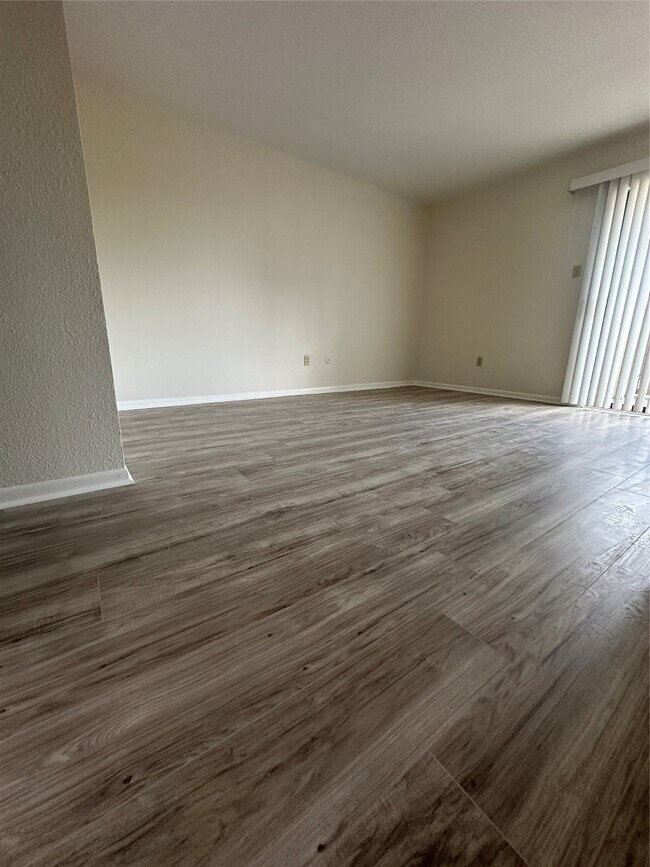 Building Photo - 8421 Hearth Dr