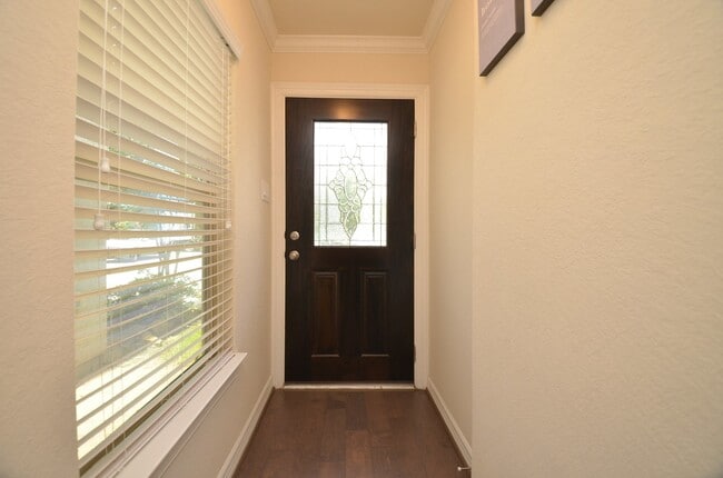 Building Photo - 10709 Madden Oaks Pl
