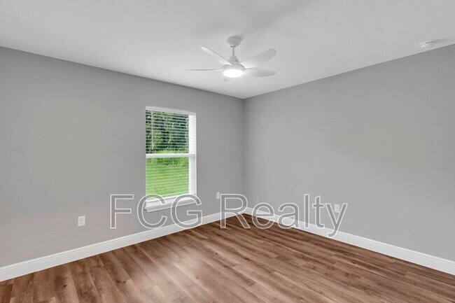 Building Photo - 6 Elm Loop