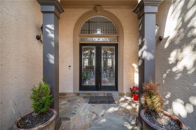 Building Photo - 5041 Towne Lake Hill N