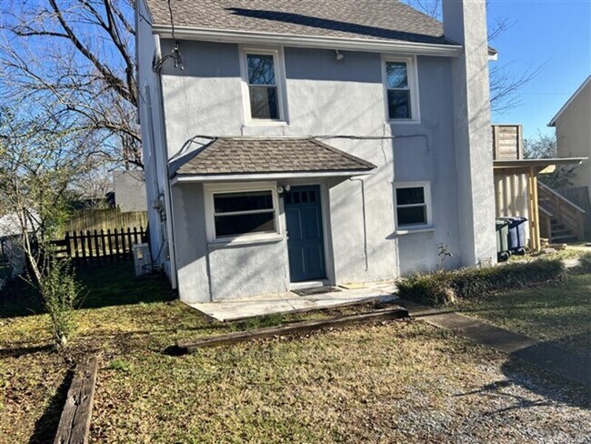 Building Photo - 310 S Parkdale Ave