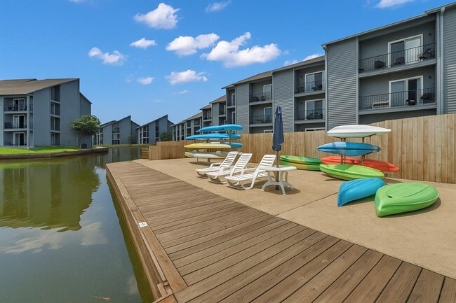 Building Photo - 12500 Melville Dr