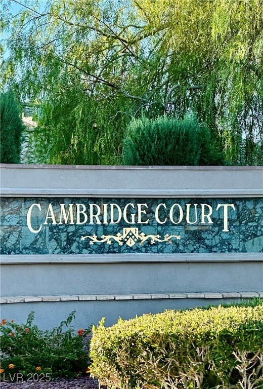 Building Photo - 10195 Queensbury Ave