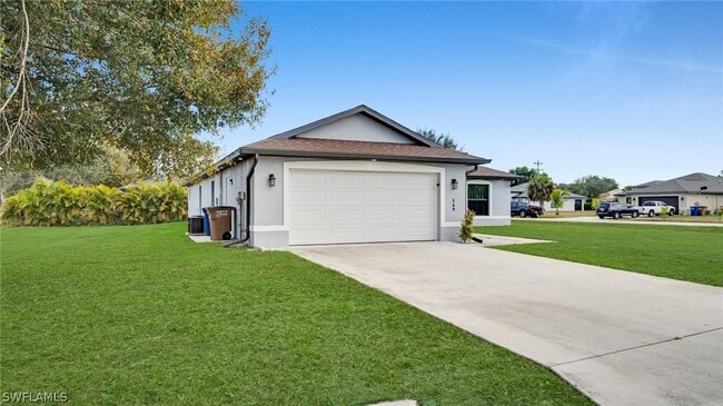 Building Photo - 569 Croydon Ave S