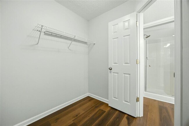 Building Photo - 572 Staghorn Ln