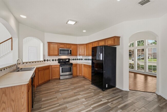 Building Photo - 9322 Eaglewood Glen Tr