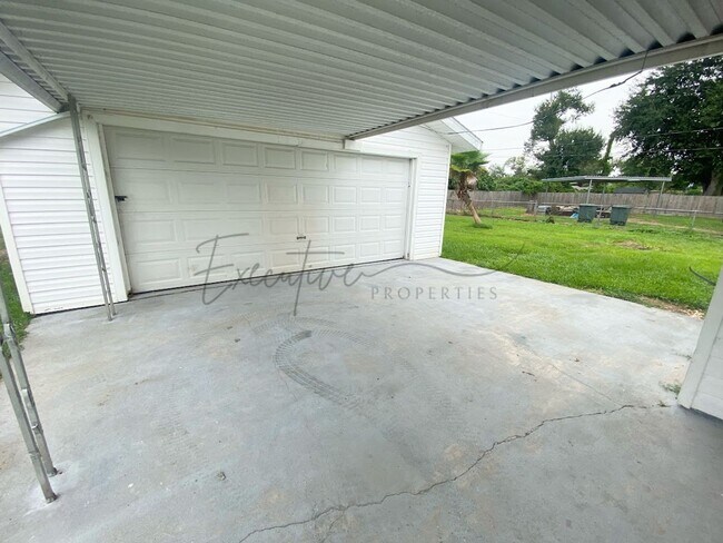 Building Photo - Affordable 3-Bedroom Home with Fenced Yard...