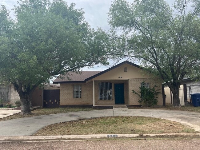 Primary Photo - 1616 Jacaranda Ct