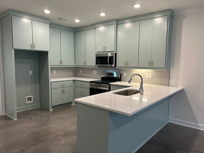 Building Photo - New Construction!
