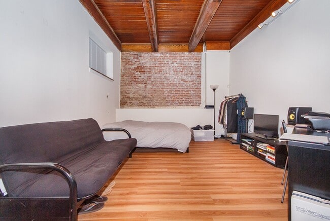 Building Photo - 29 St Mary's St