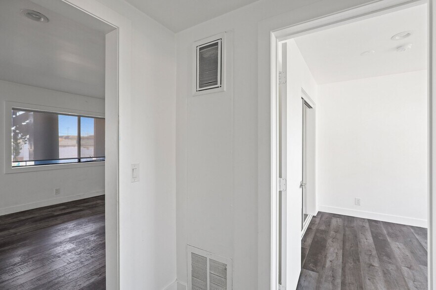 Building Photo - 215 N Fickett St