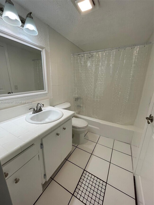 Building Photo - 10832 SW 88th St