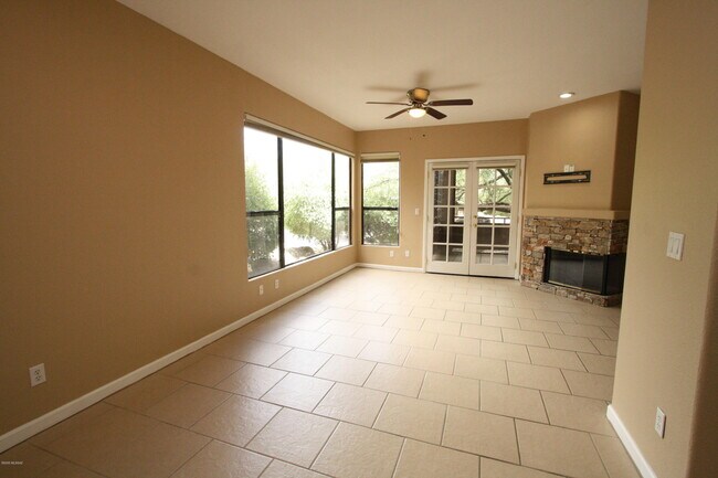 Building Photo - 6655 N Canyon Crest Dr