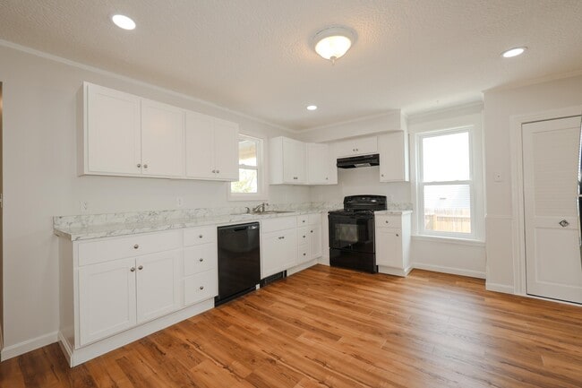 Building Photo - 9 Granite Ave