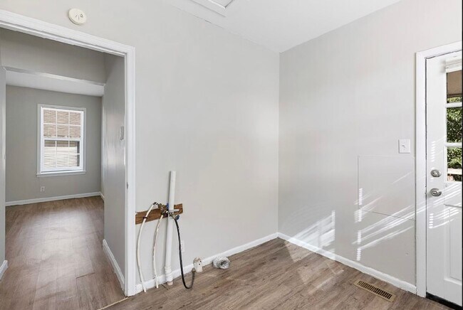 Building Photo - 621 Fairfax Ave