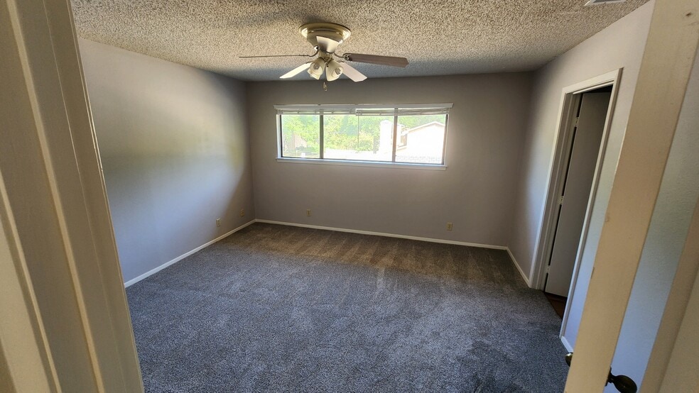 Building Photo - 2320 Aberdeen Dr