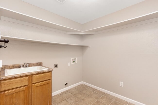 Building Photo - 8700 Triple Crown Dr