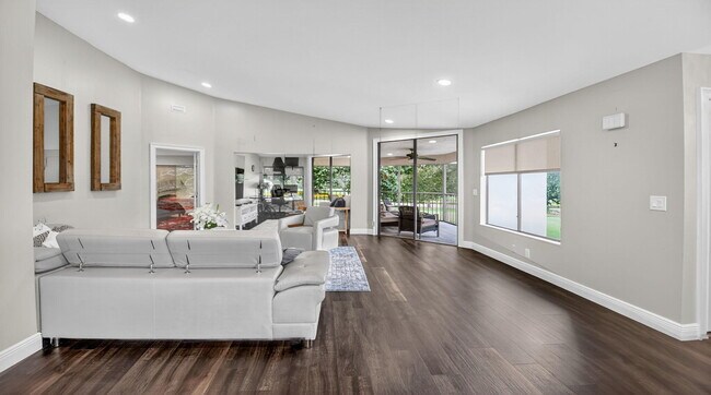 Building Photo - 15307 Strathearn Dr