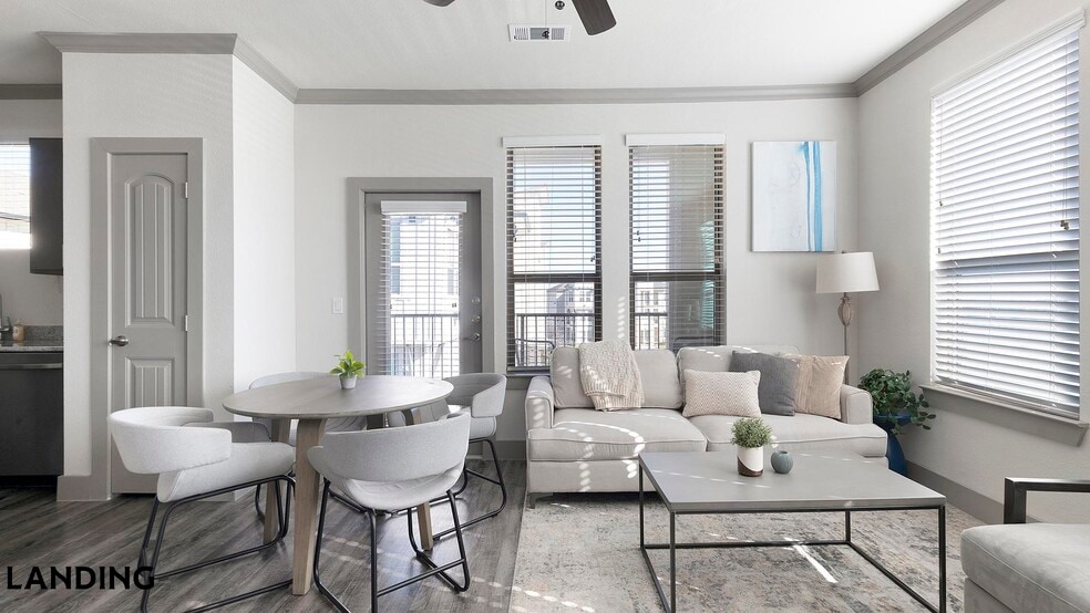 Building Photo - 12500 Shadowglen Trce