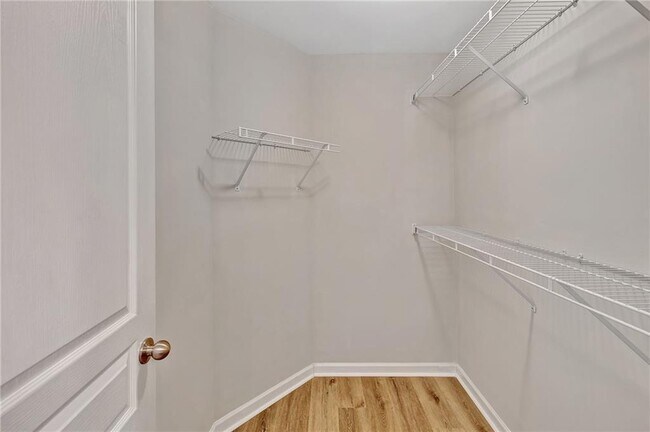 Building Photo - 2187 Oakland Grove Pl