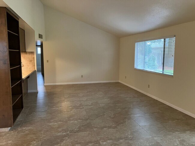 Building Photo - 1213 Satariano Ln