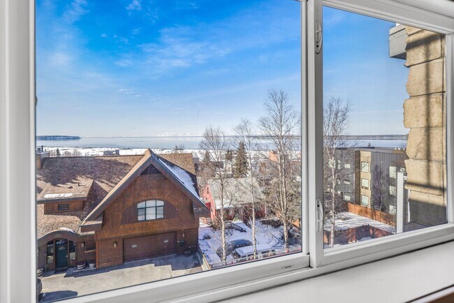 Building Photo - Downtown Anchorage Two Bedroom Two Bath wi...