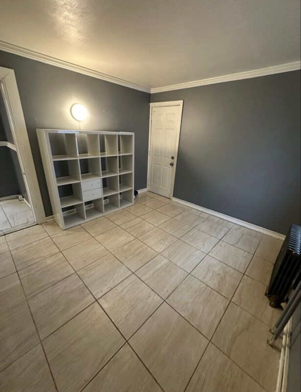 Building Photo - 296 Tolland St