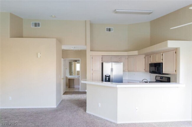 Building Photo - 900 Heavenly Hill Ct