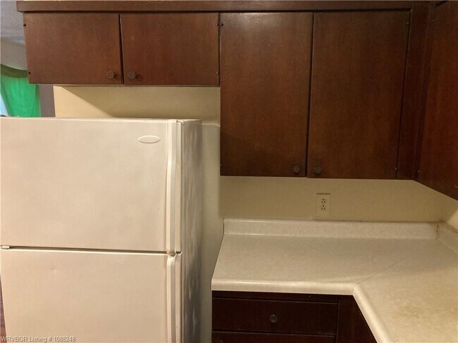 Building Photo - 220 May Ave