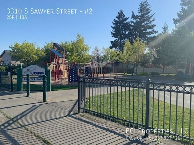 Building Photo - 3310 S Sawyer St