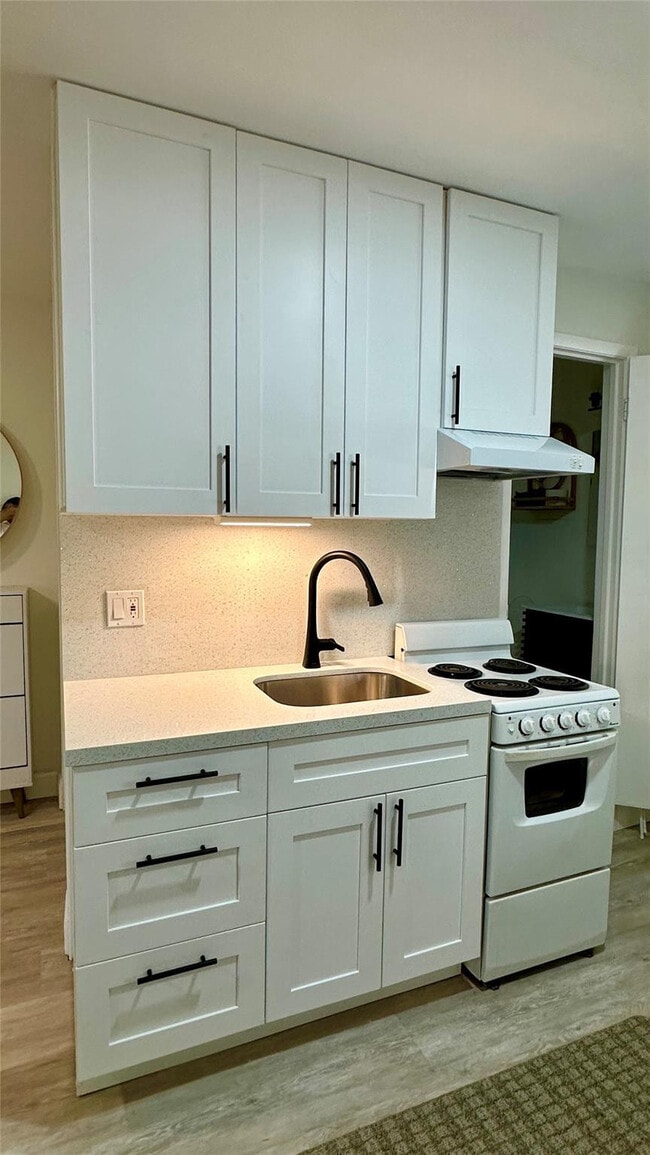 Building Photo - 1145 NE 17th Terrace